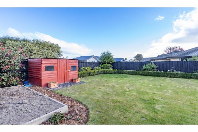 Photo of property in 16 Hampstead Close, Rangiora, 7400