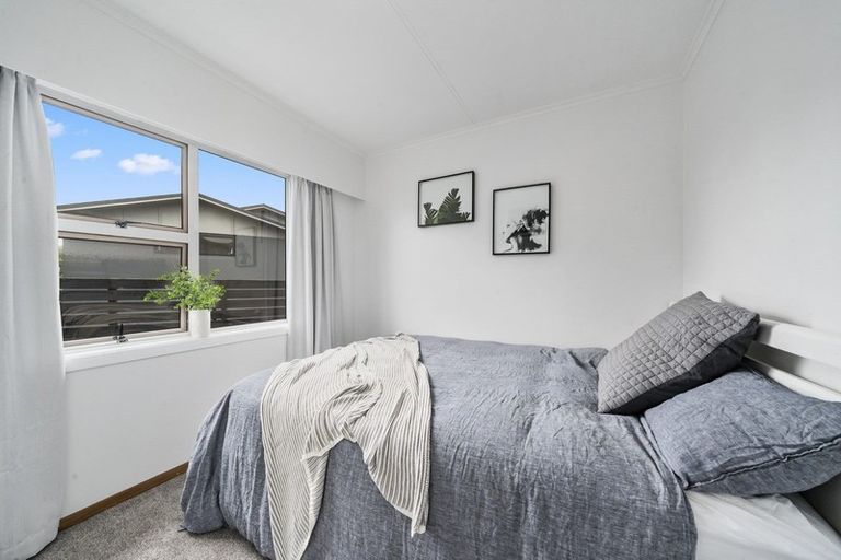 Photo of property in 2 Hadfield Place, Paraparaumu Beach, Paraparaumu, 5032