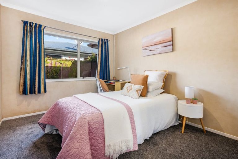 Photo of property in 17 Fraser Colman Grove, Wainuiomata, Lower Hutt, 5014