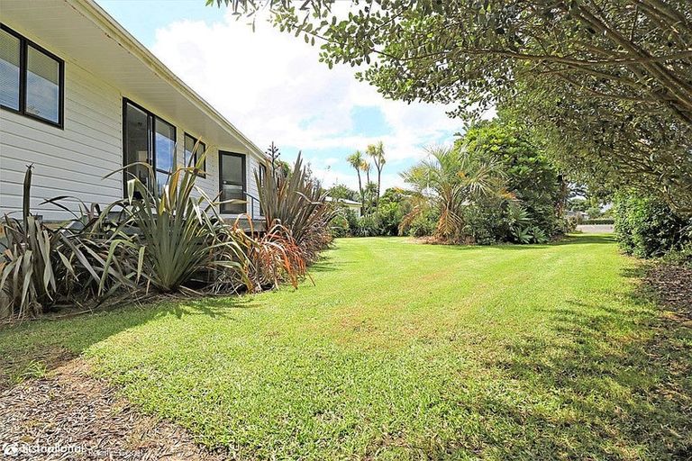 Photo of property in 10 Stingray Crescent, Whiritoa, Whangamata, 3691