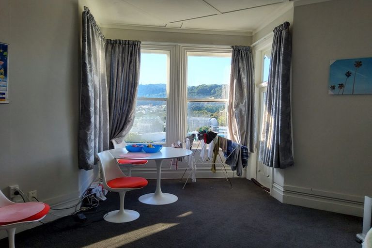 Photo of property in 129 Tasman Street, Mount Cook, Wellington, 6021