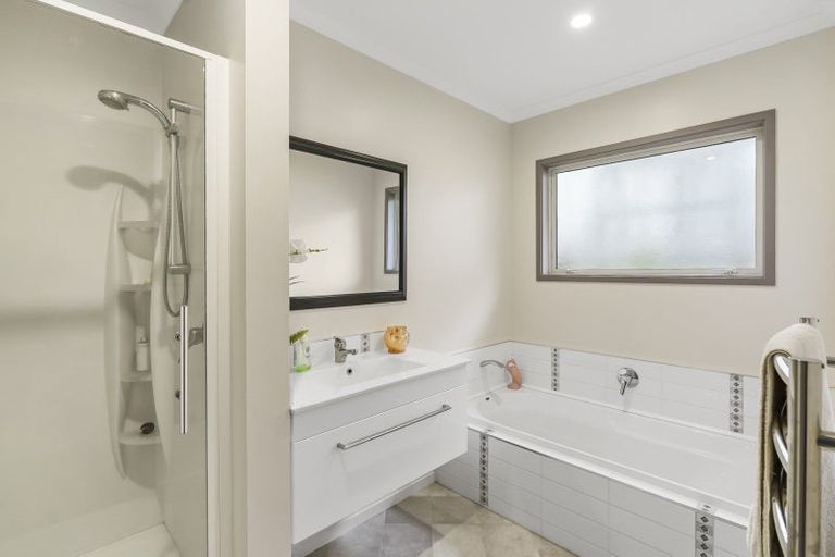 Photo of property in 61 Bathurst Crescent, Pyes Pa, Tauranga, 3112