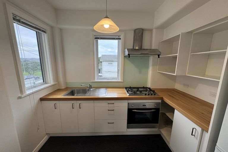 Photo of property in San Antonio Flats, 4/12 Kilbirnie Crescent, Kilbirnie, Wellington, 6022