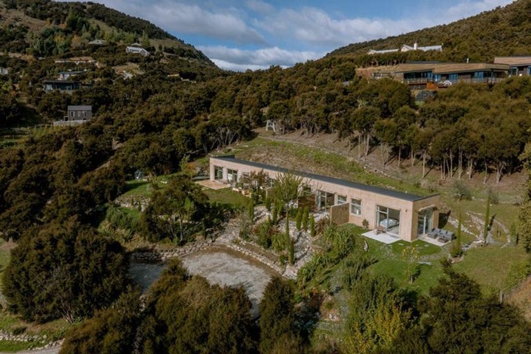 Photo of property in 18 Hidden Hills Drive, Wanaka, 9305