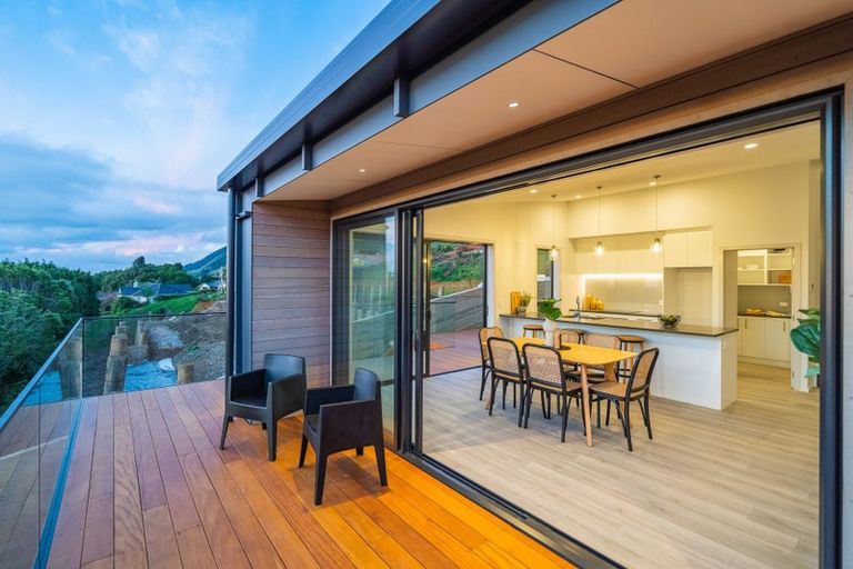 Photo of property in 92 Kotare Street, Waikanae, 5036