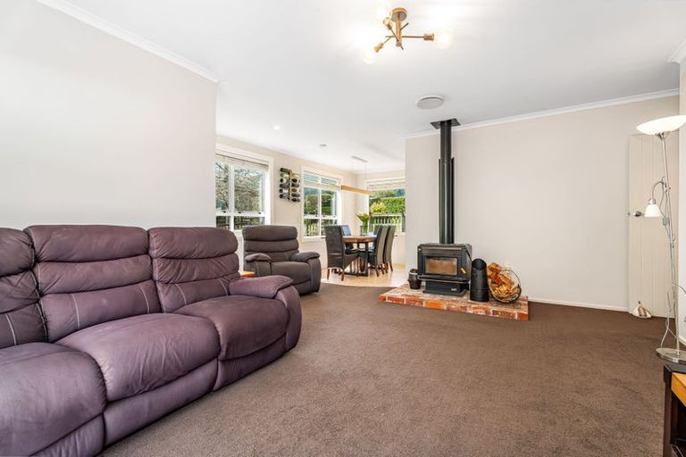 Photo of property in 52 Katherine Mansfield Drive, Whitemans Valley, Upper Hutt, 5371