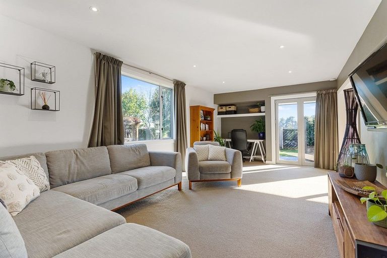 Photo of property in 34 Connemara Drive, Northwood, Christchurch, 8051