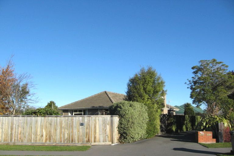 Photo of property in 66b Winters Road, Redwood, Christchurch, 8051