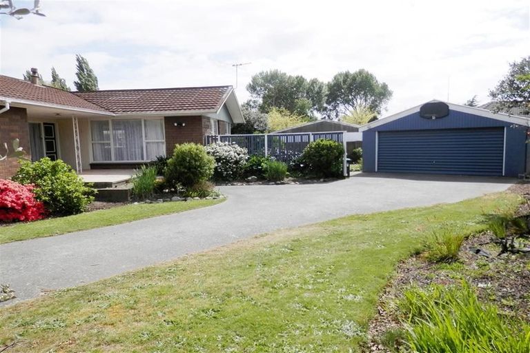 Photo of property in 5 Ostend Place, Avonhead, Christchurch, 8042