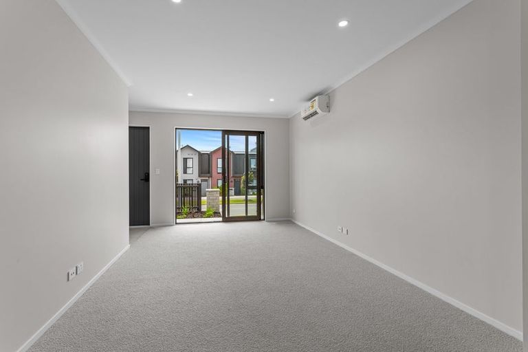 Photo of property in 5 Te Rito Road, Hobsonville, Auckland, 0616