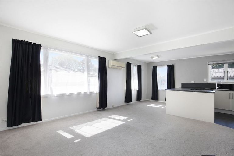 Photo of property in 6 Oakhurst Place, Russley, Christchurch, 8042