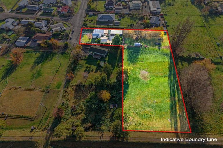 Photo of property in 24 Bennett Street, Waipawa, 4210