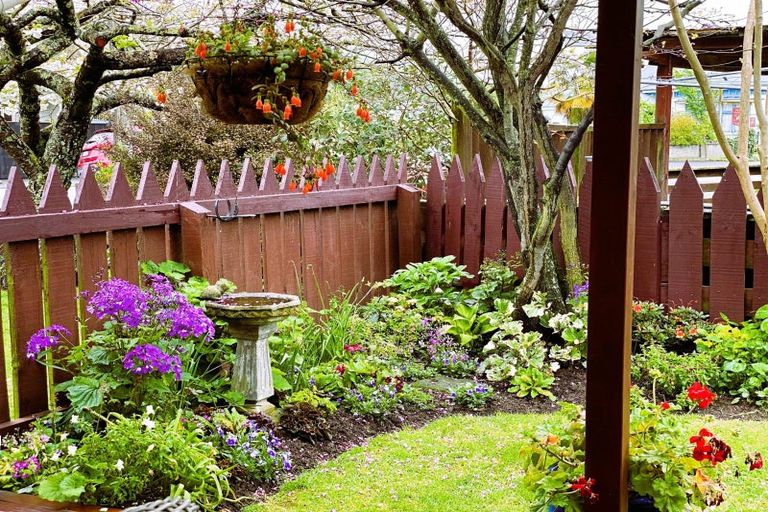 Photo of property in 14a Ruataniwha Street, Waipawa, 4210