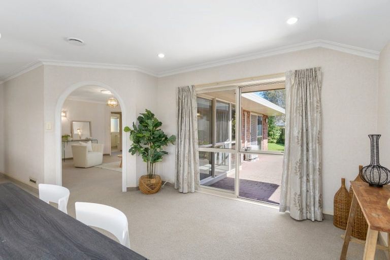 Photo of property in 2 Longwood Place, Harrowfield, Hamilton, 3210