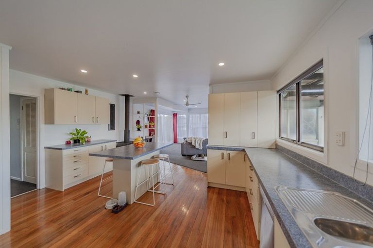 Photo of property in 37 Francis Drake Street, Waipukurau, 4200