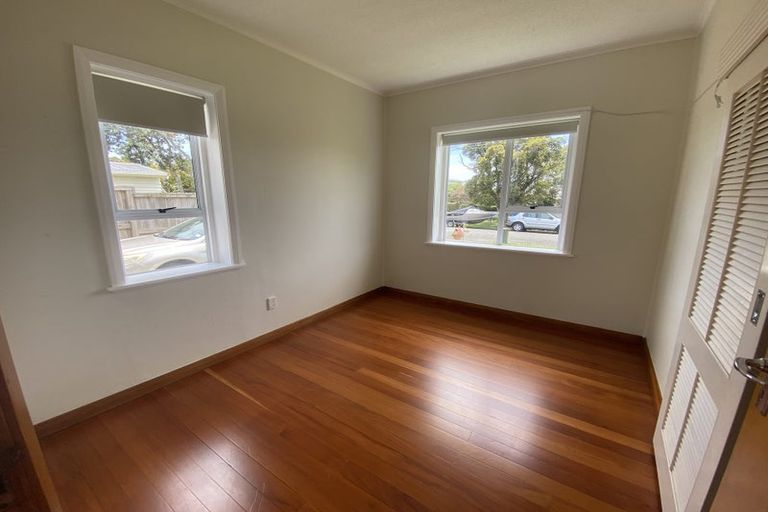 Photo of property in 22 Niccol Avenue, Narrow Neck, Auckland, 0624