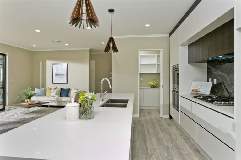 Photo of property in 63 Symes Drive, Red Beach, 0932