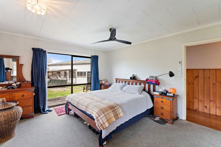 Photo of property in 30 Convent Road, Otaki, 5512