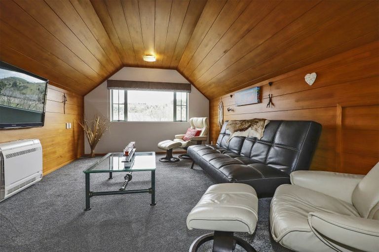 Photo of property in 15 Jacaranda Place, Greenmeadows, Napier, 4112