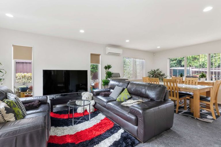 Photo of property in 5 Kouras Place, Flat Bush, Auckland, 2016