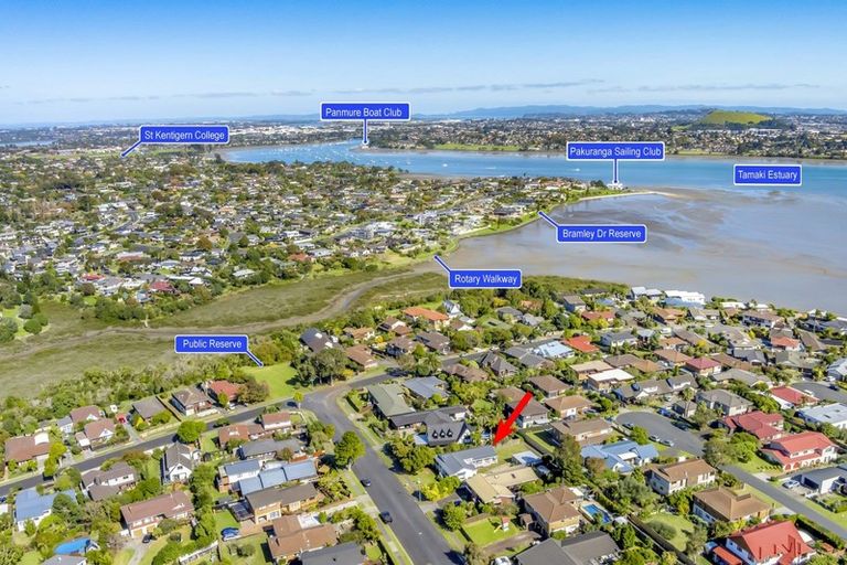 Photo of property in 43 Palmyra Way, Half Moon Bay, Auckland, 2012