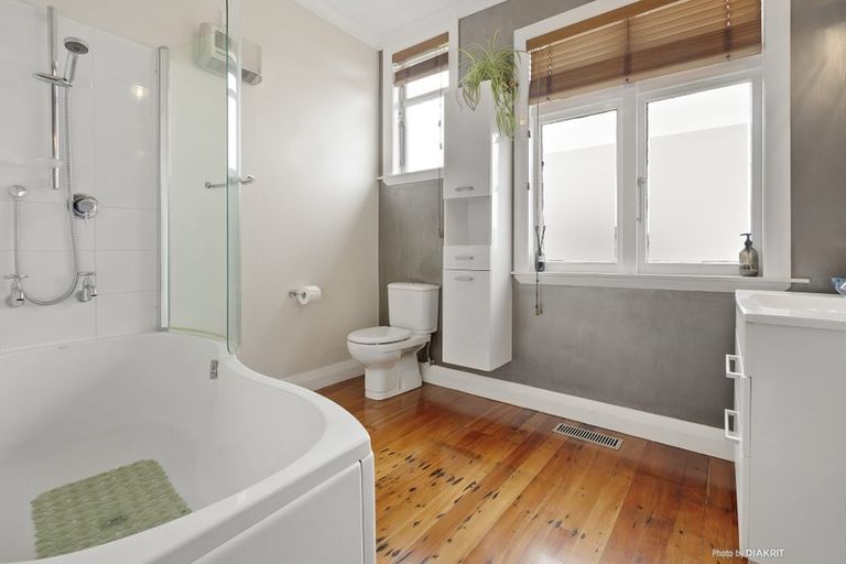 Photo of property in 85 The Parade, Island Bay, Wellington, 6023