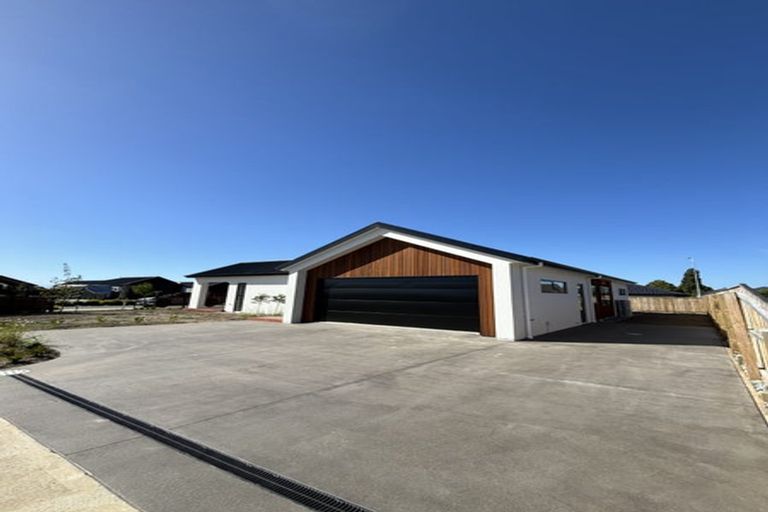 Photo of property in 1 Greenway Crescent, Hope, 7020