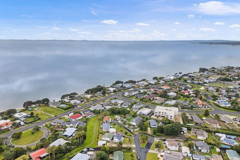 Photo of property in 7a Litchfield Place, Clarks Beach, 2122
