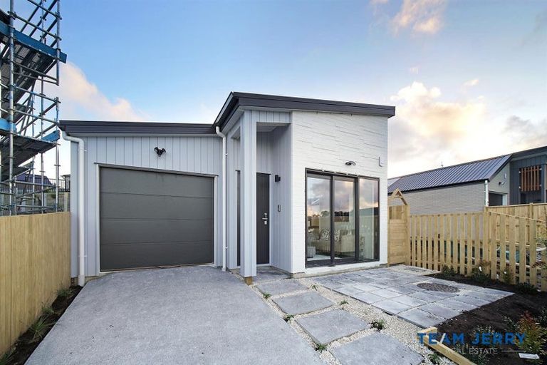 Photo of property in 59 Puwha Street, Massey, Auckland, 0614