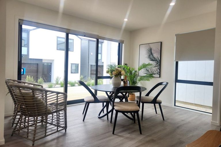 Photo of property in 15 Matterhorn Crescent, Northpark, Auckland, 2013
