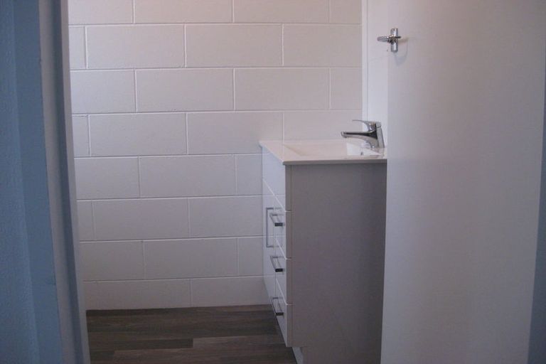 Photo of property in 2/86 Picton Avenue, Riccarton, Christchurch, 8011