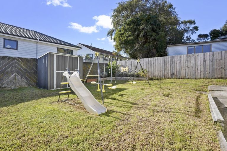 Photo of property in 8 Santiago Crescent, Unsworth Heights, Auckland, 0632