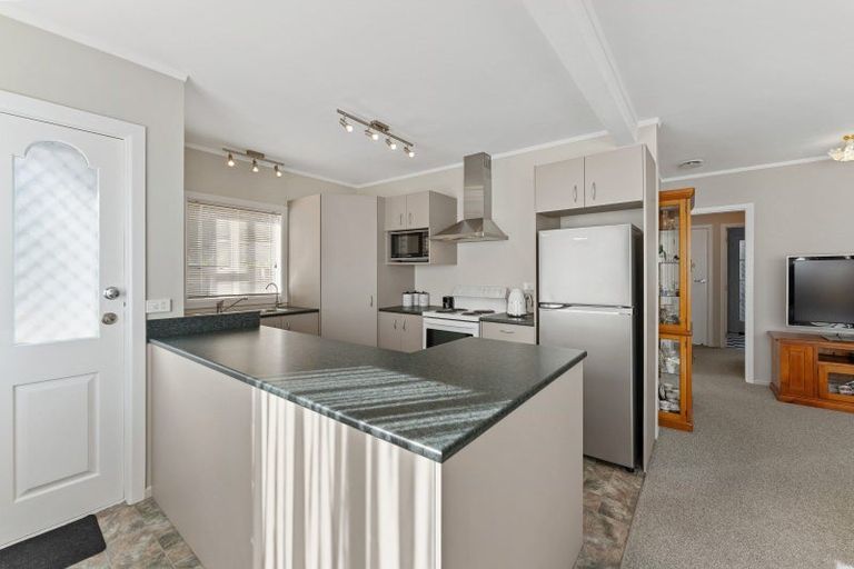 Photo of property in 37 Holland Street, Wainuiomata, Lower Hutt, 5014