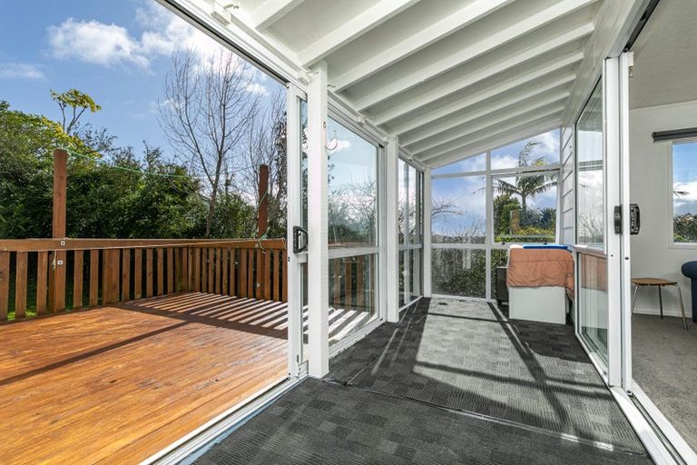 Photo of property in 11 Landsdale Place, Massey, Auckland, 0614