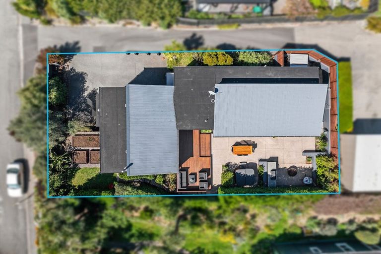 Photo of property in 77 Port Hills Road, Heathcote Valley, Christchurch, 8022