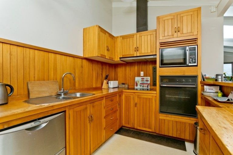 Photo of property in 84 Ayton Drive, Totara Vale, Auckland, 0629