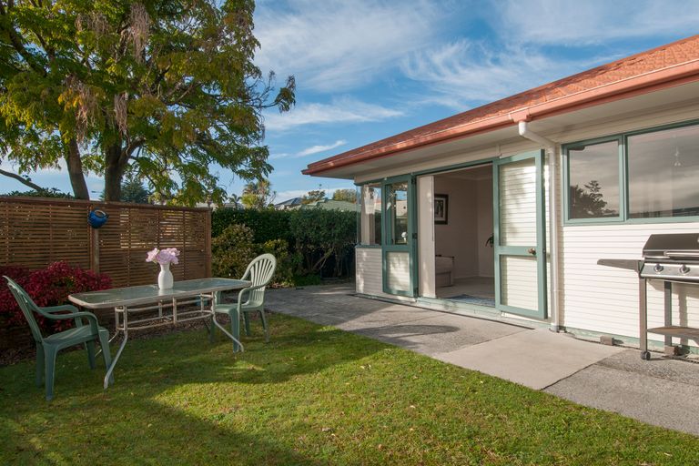 Photo of property in 10 Meadowviews Drive, Welcome Bay, Tauranga, 3112