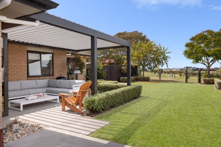 Photo of property in 37 Golden Sands Drive, Papamoa Beach, Papamoa, 3118