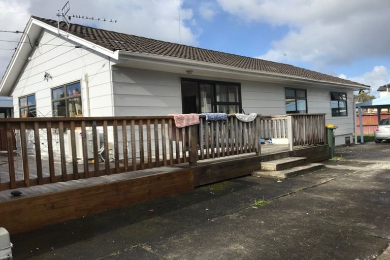 Photo of property in 47 Larnoch Road, Henderson, Auckland, 0610
