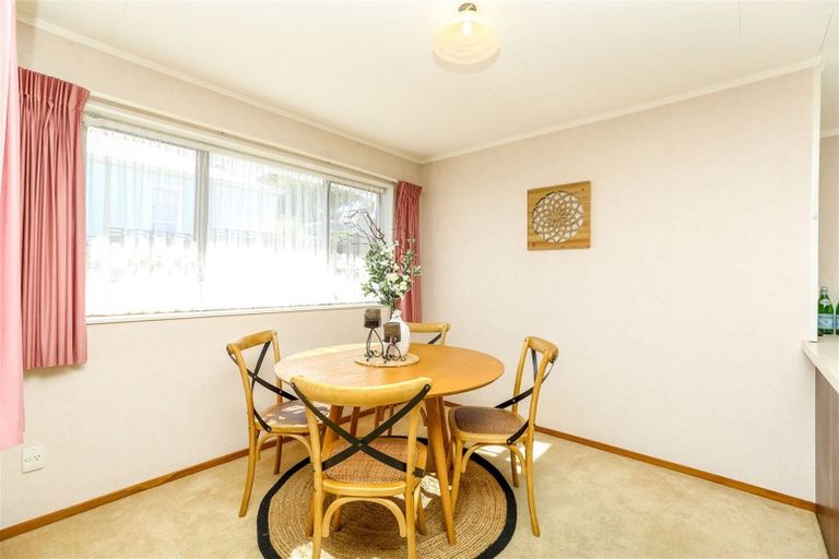 Photo of property in 2/481 Saint Aubyn, Moturoa, New Plymouth, 4310
