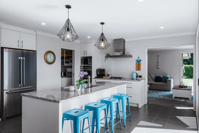 Photo of property in 90 Dalmore Way, Acacia Bay, Taupo, 3385