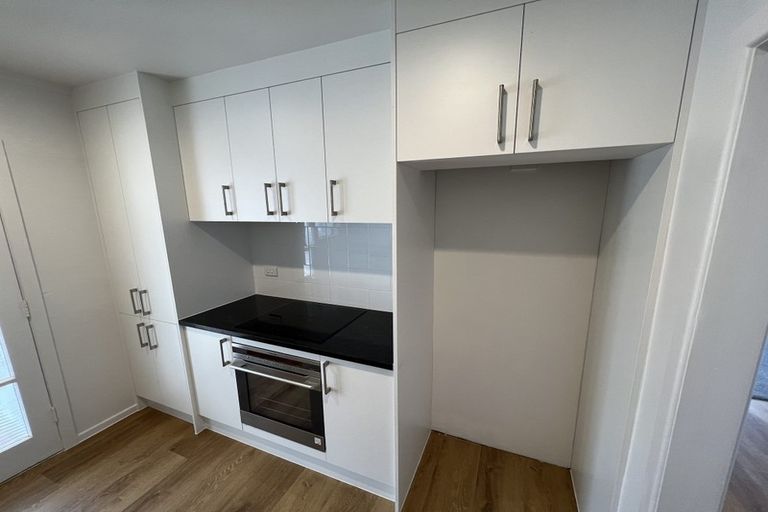 Photo of property in 6 Brighton Terrace, Murrays Bay, Auckland, 0630