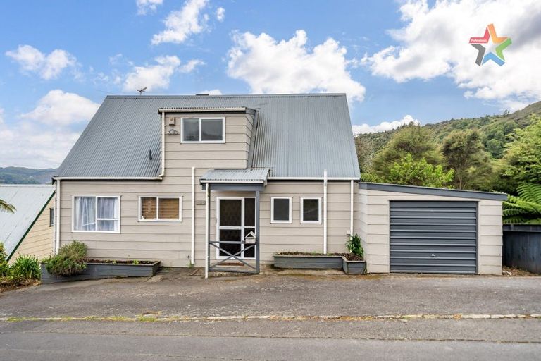 Photo of property in 21 Kerkwall Drive, Naenae, Lower Hutt, 5011