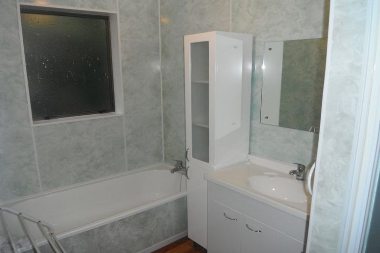 Photo of property in 44a Saint Ronans Avenue, Waterloo, Lower Hutt, 5011