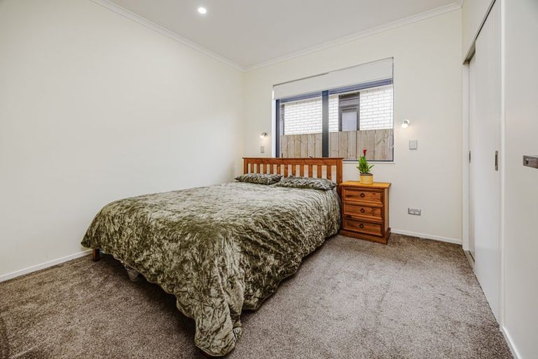 Photo of property in 12 Millfield Lane, Papakura, 2110