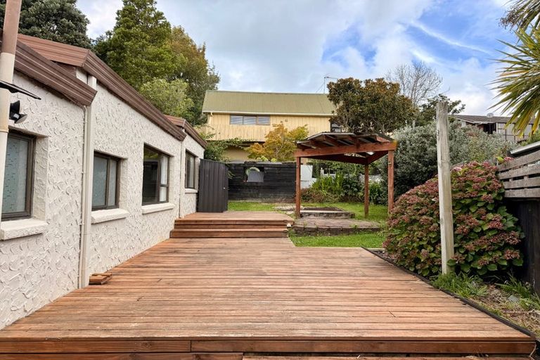 Photo of property in 2 Fallow Street, Browns Bay, Auckland, 0630