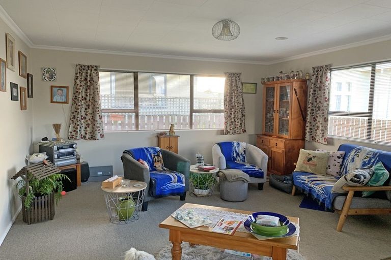 Photo of property in 1a Carlyle Street, Dannevirke, 4930