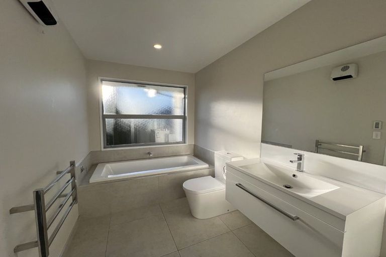 Photo of property in 5 Robalan Close, Halswell, Christchurch, 8025