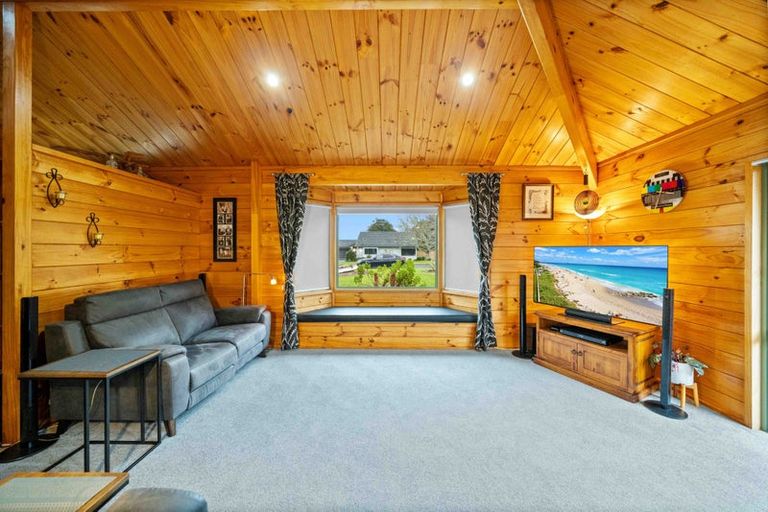 Photo of property in 1 Coolen Place, Tuakau, 2121