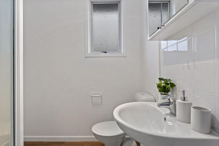 Photo of property in 2 Fulham Street, Islington, Christchurch, 8042